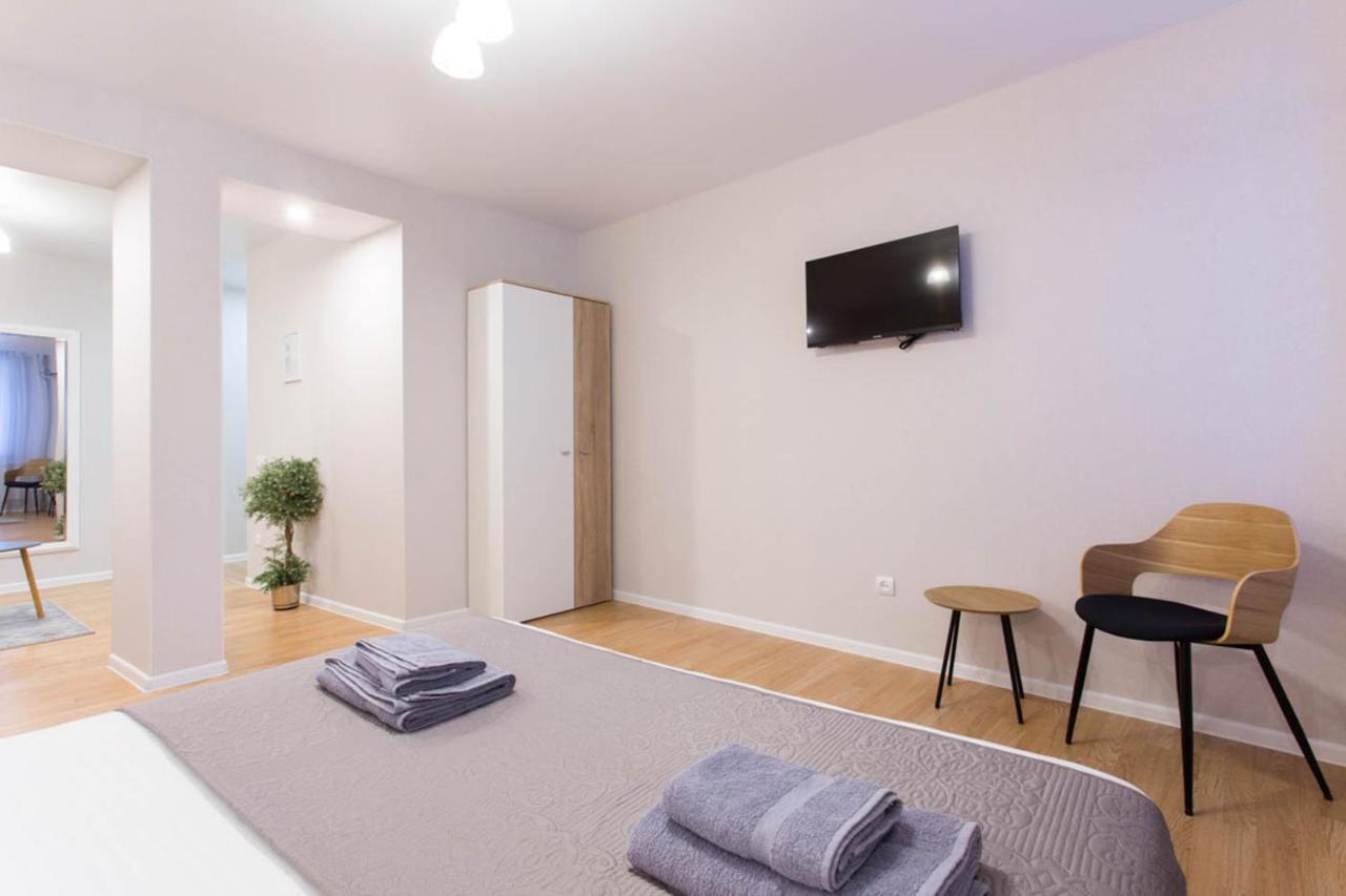 Apartment In The City Center - Gimnasiyna Naberezhna 24A-1 Jarkov Exterior foto