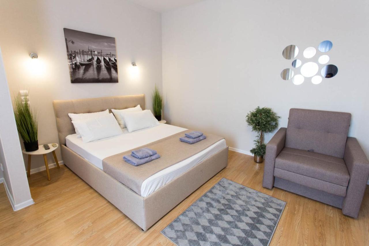 Apartment In The City Center - Gimnasiyna Naberezhna 24A-1 Jarkov Exterior foto