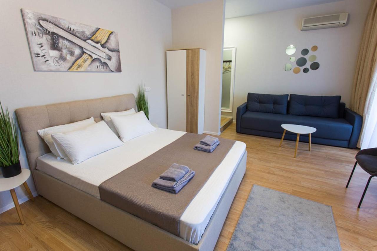 Apartment In The City Center - Gimnasiyna Naberezhna 24A-1 Jarkov Exterior foto