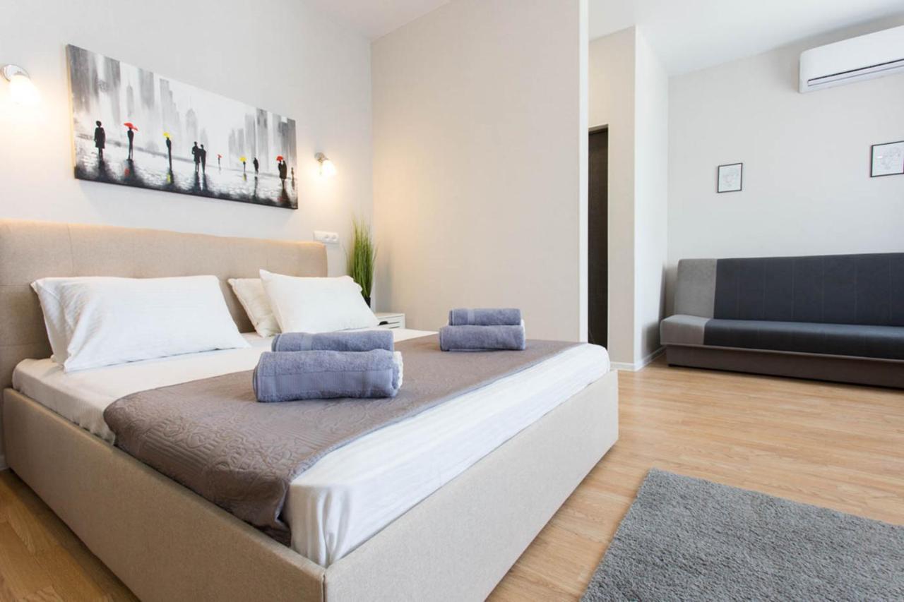 Apartment In The City Center - Gimnasiyna Naberezhna 24A-1 Jarkov Exterior foto
